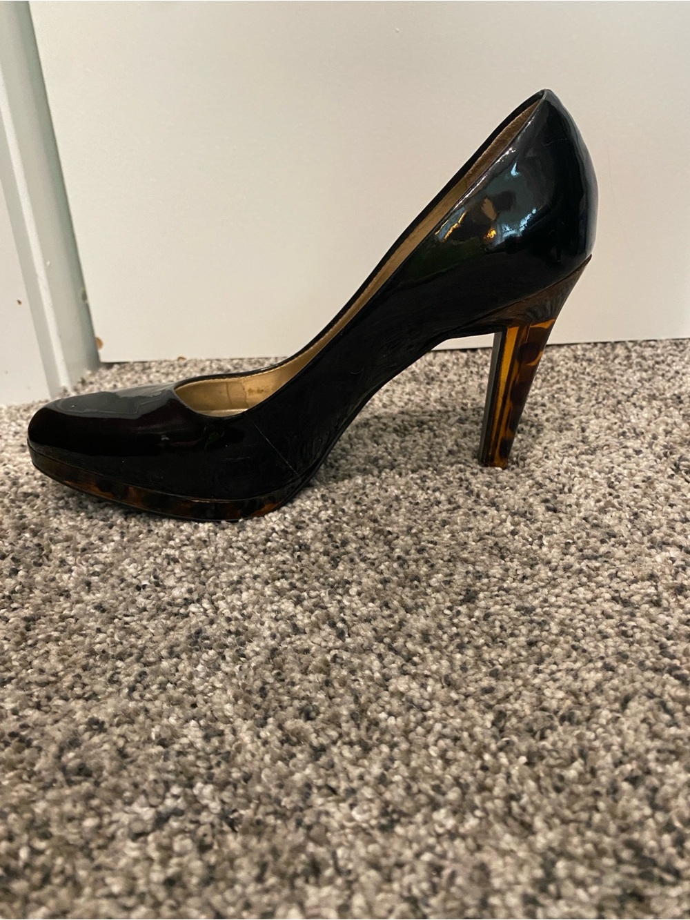 Jessica Simpson Black Patent Pointed Toe Pumps - Picture 2 of 4
